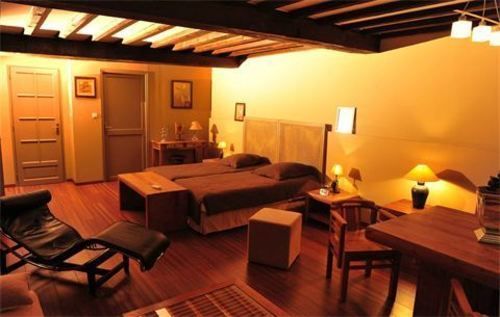 Logis Hotel-restaurant - Le Moulin D'artres 2*
