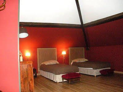 Logis Hotel-restaurant - Le Moulin D'artres 2*