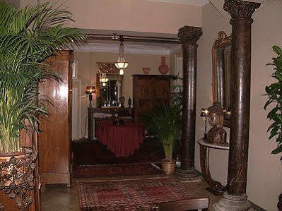 Logis Hotel-restaurant - Le Moulin D'artres Artres