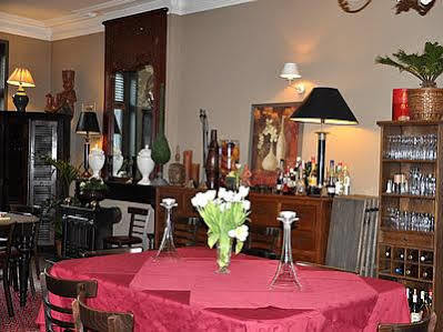 Logis Hotel-restaurant - Le Moulin D'artres 2*
